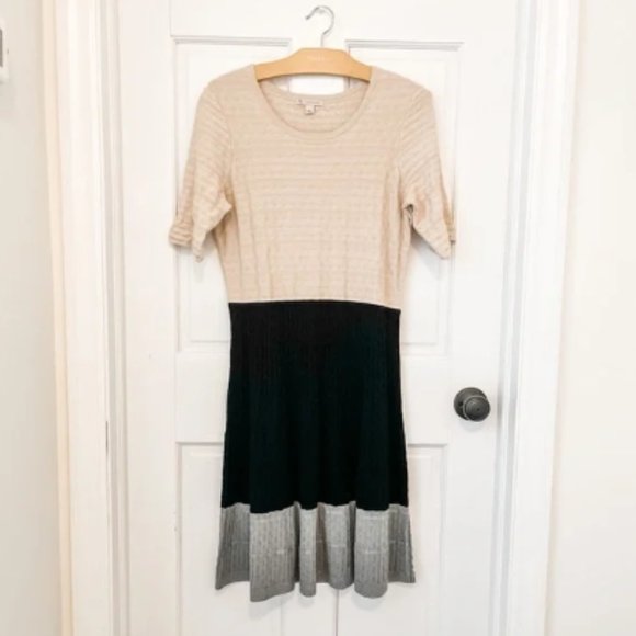 🔥Host Pick🔥3/$20 Dress Barn Short Sleeve Sweater Dress - Picture 3 of 6